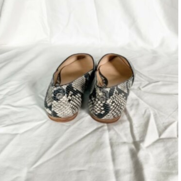 NWOB Gianni Bini Kerritaa Leather Flats - Picture 6 of 7